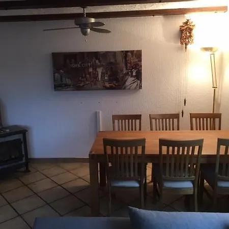 Chez Plaschy Сasa de vacaciones Salgesch